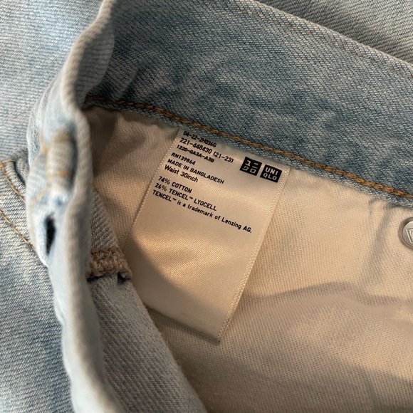 🍁Uniqlo Distressed Peg Top Light Wash Cropped Raw Hem Jeans Y2K Size 30 - Picture 7 of 7